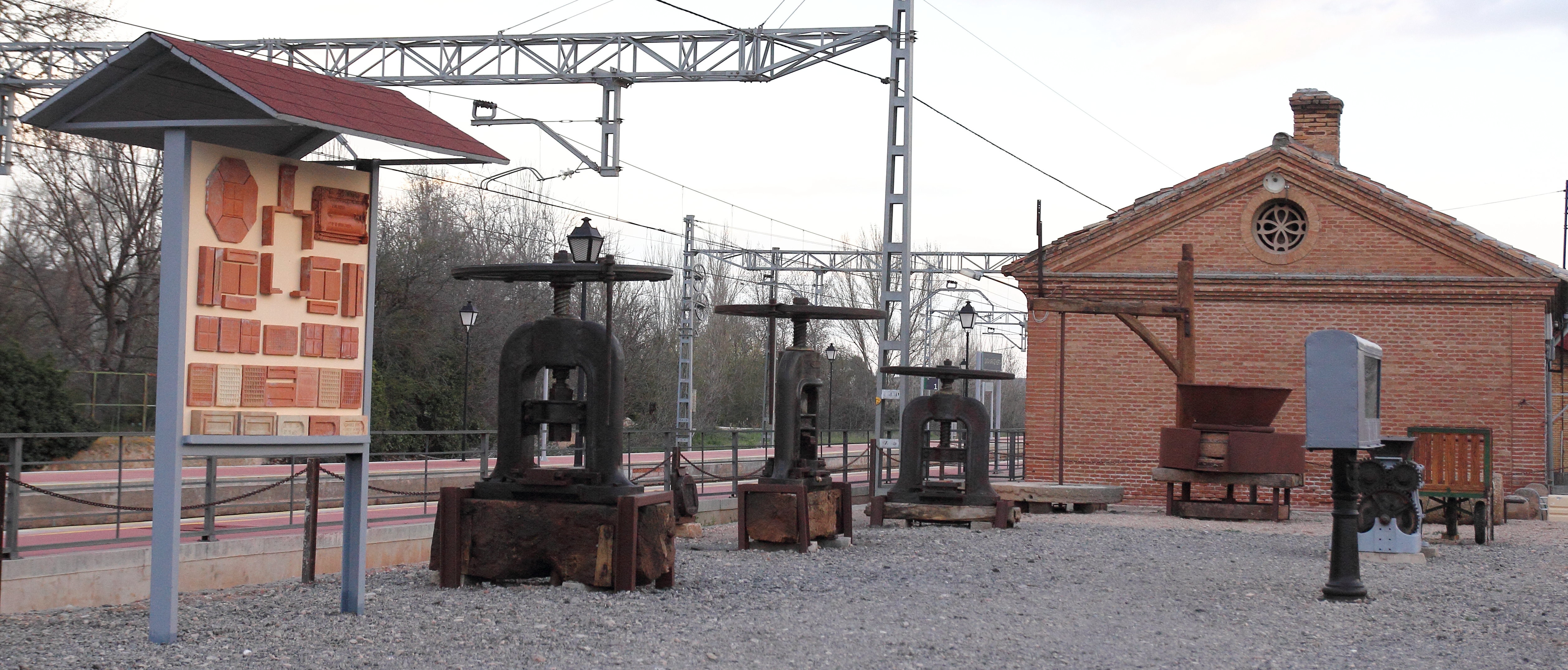 Muestras de cerámica y piezas de las fábricas