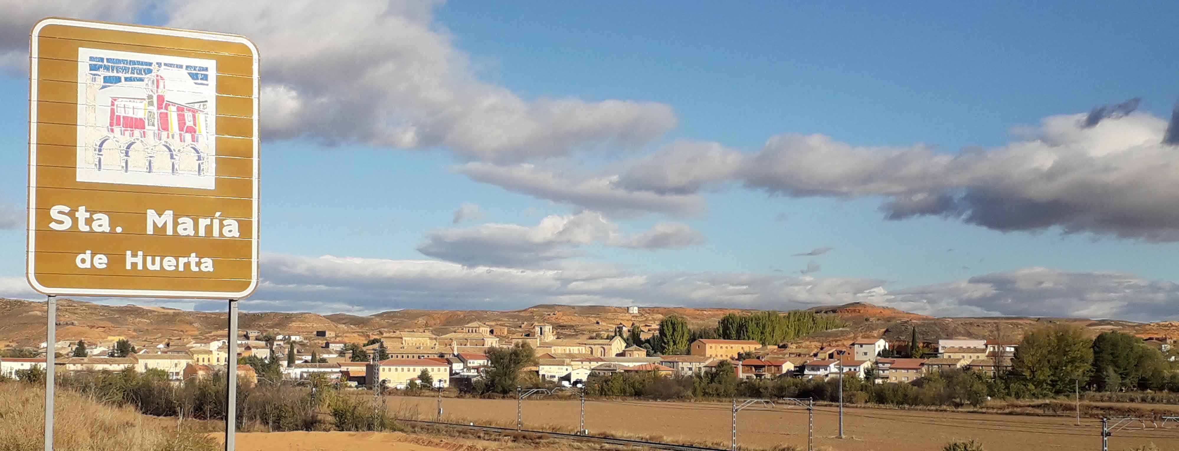 Cartel y Santa María de Huerta desde NII