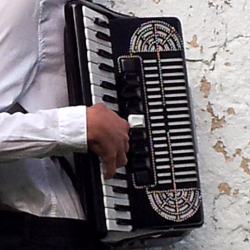 2019-08-19 Concierto de Sierpos Folk en el Monasterio Cisterciense de Santa María de Huerta